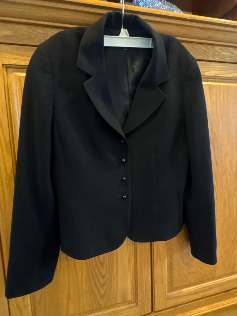 Studio O' Tahari black size 10 suit with 2 black skirts and a pair of slacks